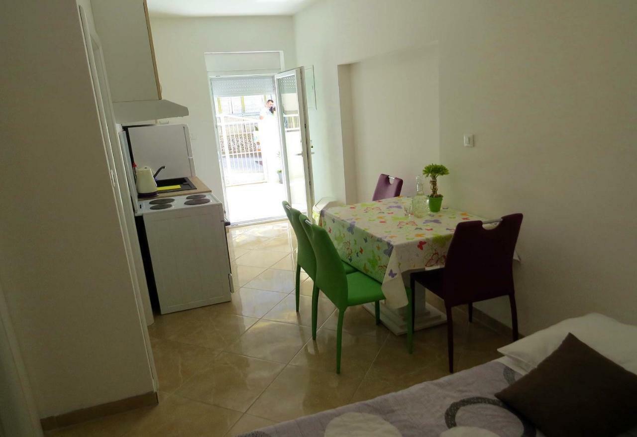Apartman Jakir Baška Voda Exteriör bild